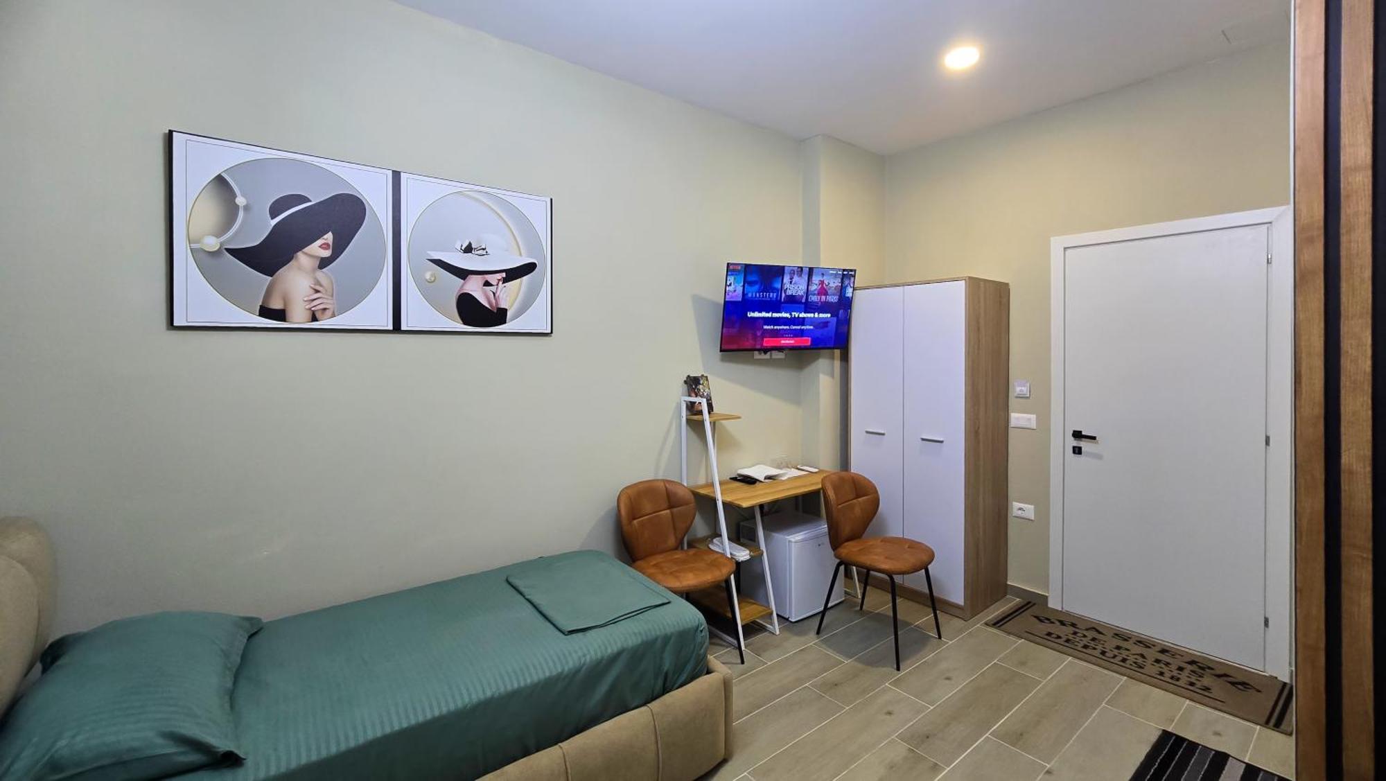 City Center Rooms And Apartments Durrës Buitenkant foto